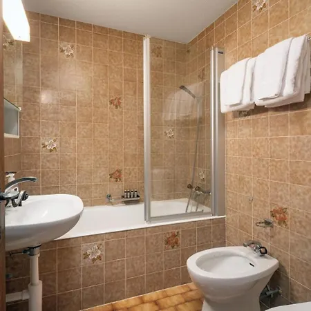 La Ruinette-charming 2-bed With Pool & Gym Access Апартаменты *
